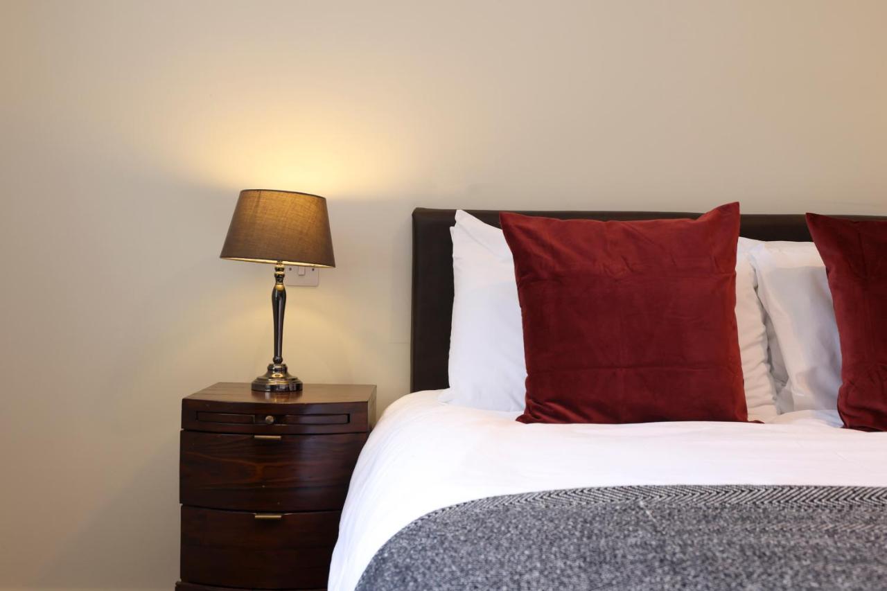 Joivy Spacious 2 Bed,2 Bath Flat, Free Parking And Rooftop Terrace Edinburgh Dış mekan fotoğraf