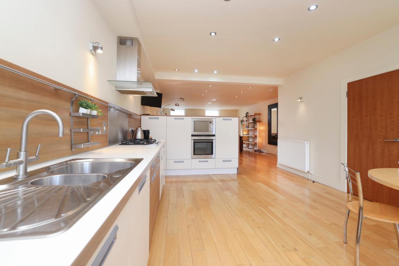Joivy Spacious 2 Bed,2 Bath Flat, Free Parking And Rooftop Terrace Edinburgh Dış mekan fotoğraf